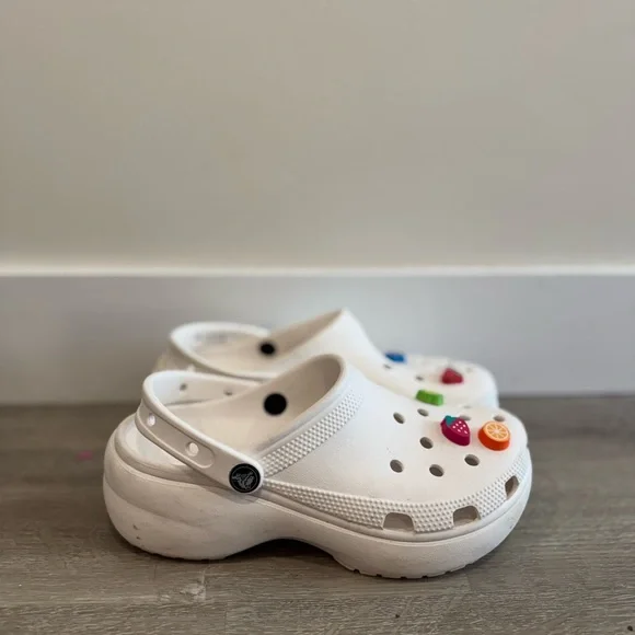 Crocs Classic Platform Clog Women’s White Size 6 - Picture 1 of 7